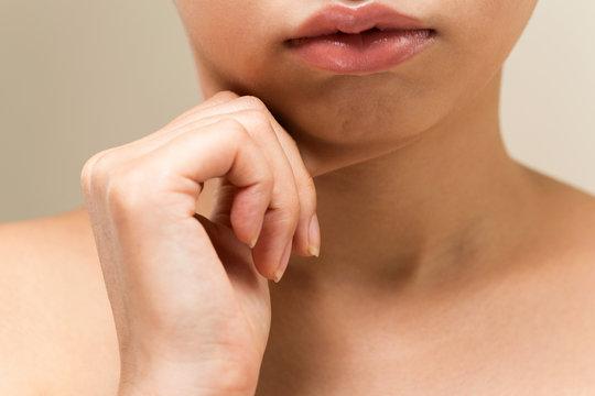 - a woman with a white shirt and a white shirt